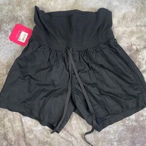 Isabel Maternity by Ingrid & Isabel Black High Waist Women's Shorts